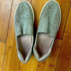 Women’s J Slide sneakers size 8